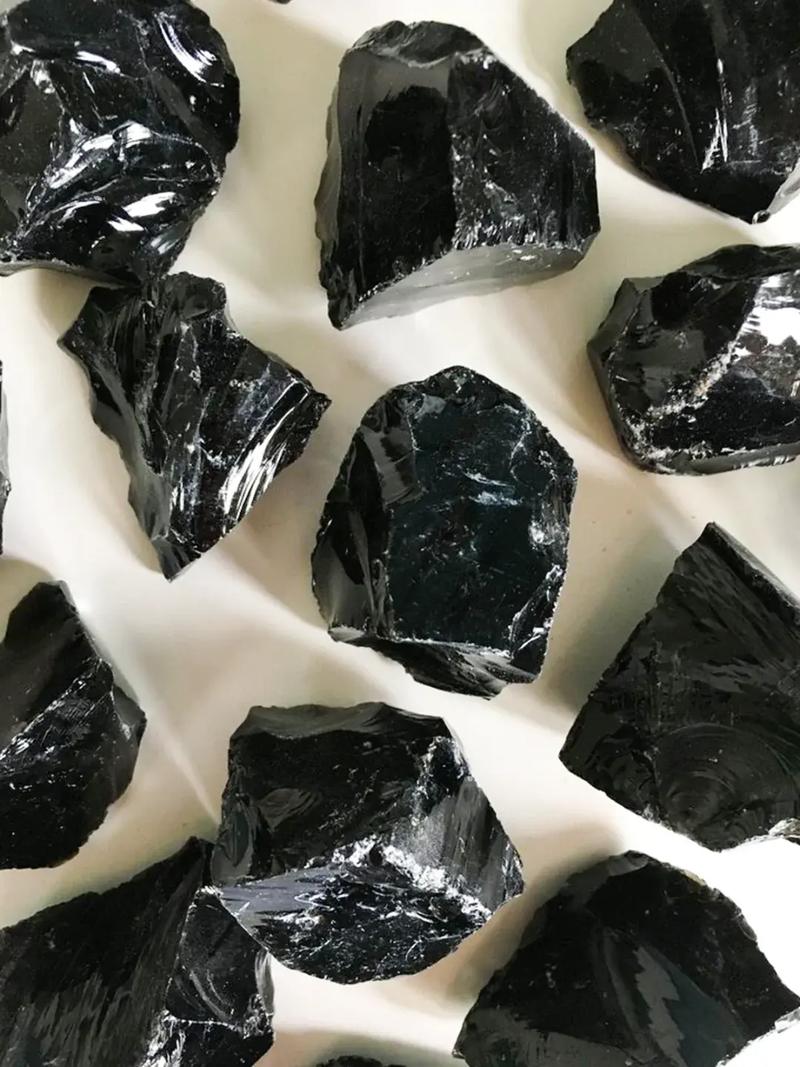 合成黑曜石是什么