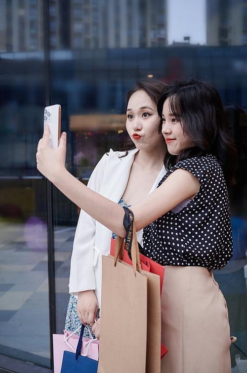 女生在逛街我该怎么回