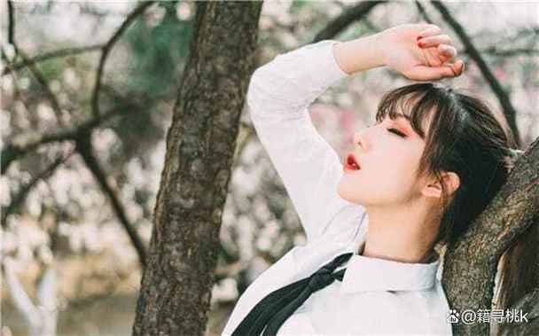 跟女生聊天 她说在逛街缩略图