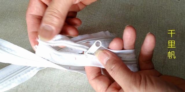 棉服拉链头掉了怎么装回去