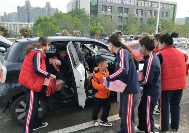 预约接机更贵还是打车贵