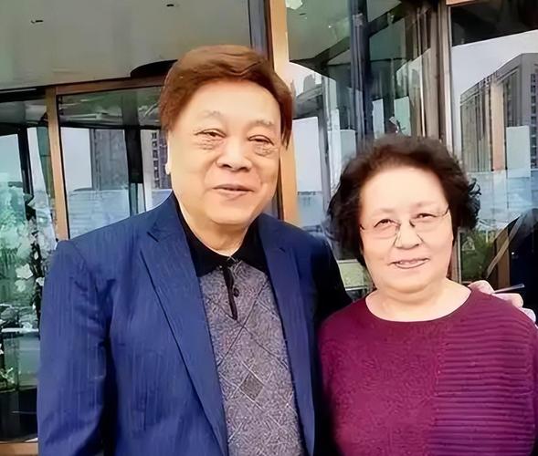 董卿和赵忠祥的关系
