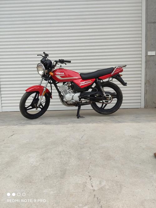 雅马哈125越野摩托车