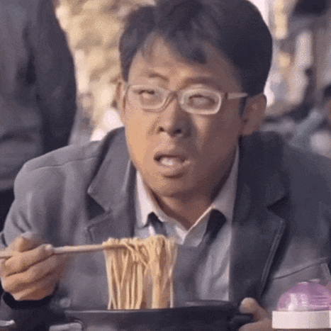 吃包子的表情图gif