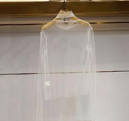 能让衣服消失的壁纸缩略图