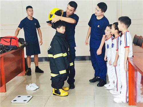 小小扔人技能怎么放