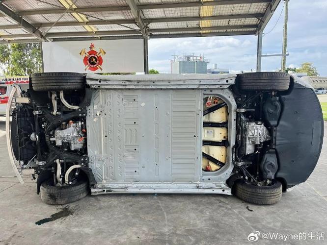 特斯拉model3拆解图