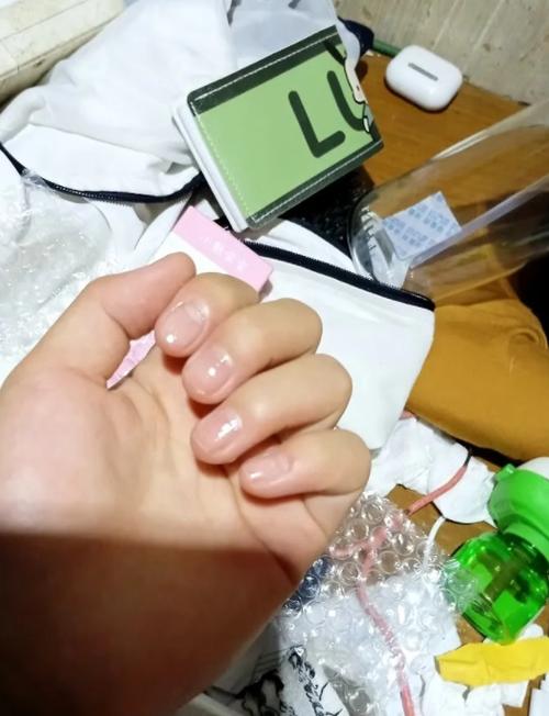 无色指甲油的妙用