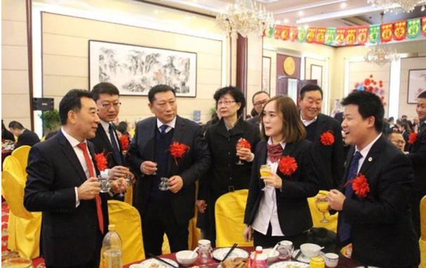 年会中奖了高情商回复截图