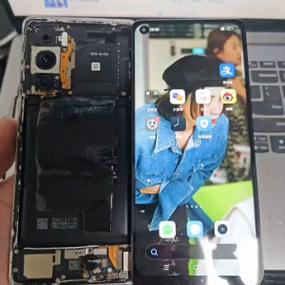 屏一端翘起,但是触摸正常