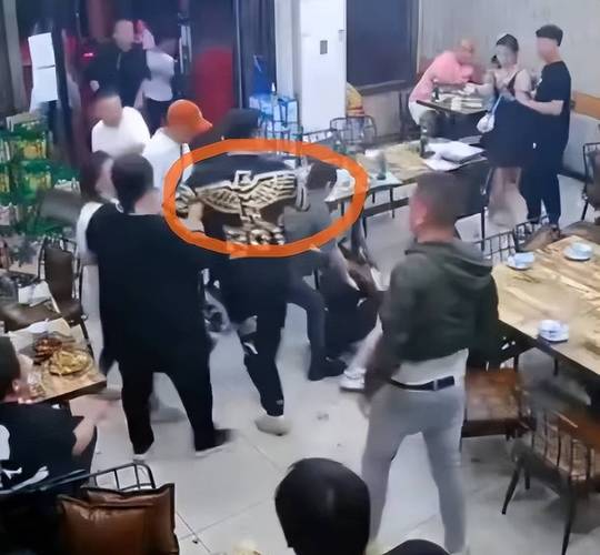 唐山小凯和谁打架