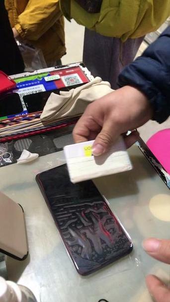 手机屏用力按压会不会坏