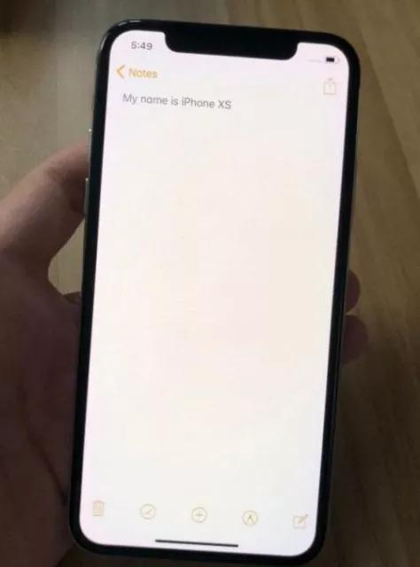 苹果xs屏幕一会白一会黄游戏截图
