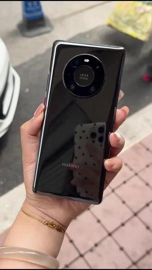 华为手机怎么是黑色的