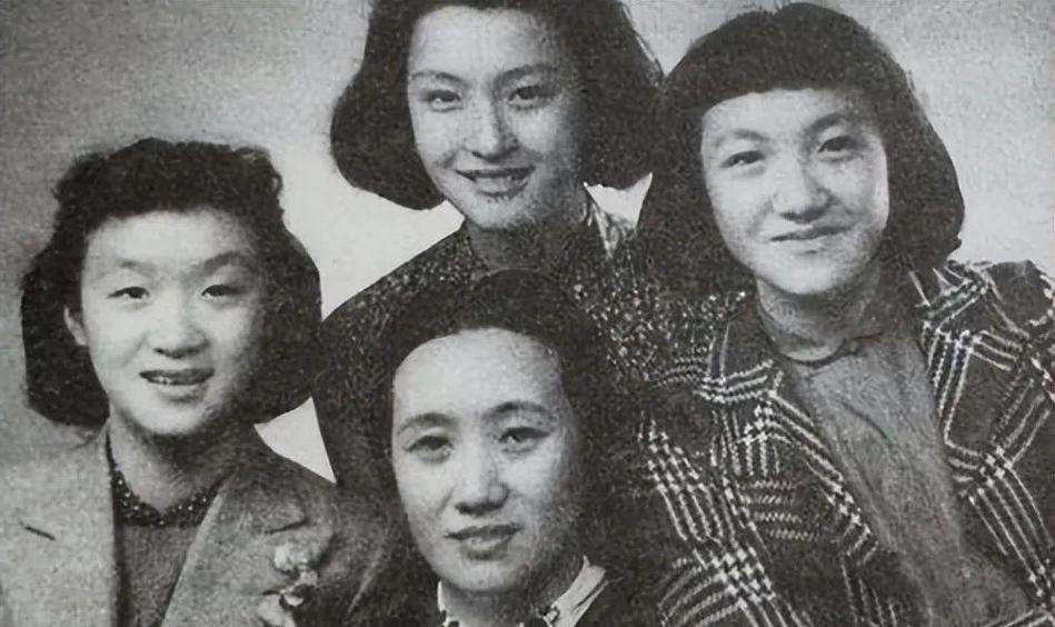 夏之时爱董竹君吗