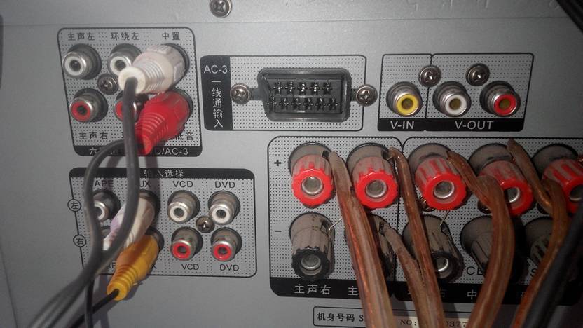 功放输出口怎么接耳机