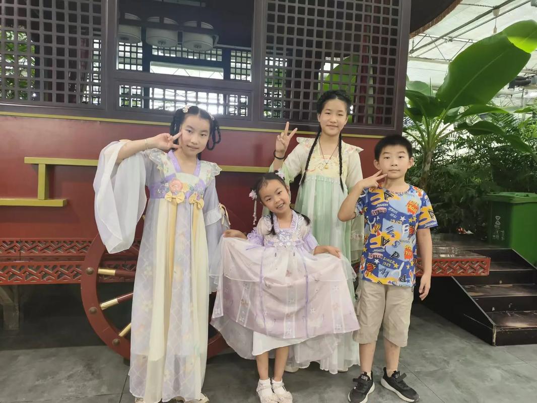 小伙夺舍宗门仙女