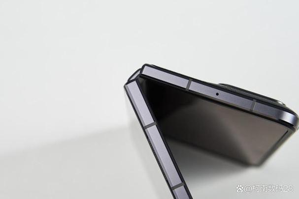 折叠屏折痕能解决吗