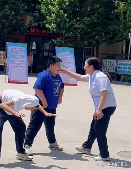 适合集体游戏的小惩罚