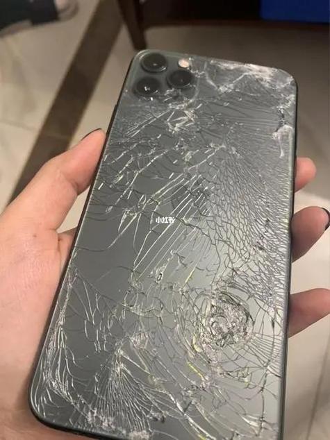 手机屏幕为什么莫名其妙碎了