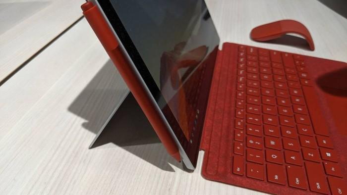surface启动界面红色
