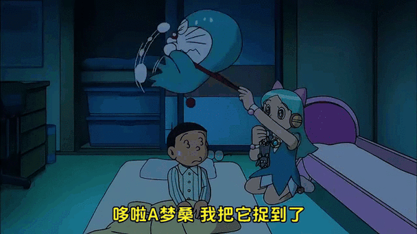 女机器人被植入病毒芯片