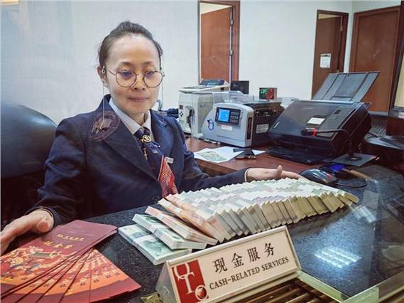 去银行换新钱怎么换用带什么吗?