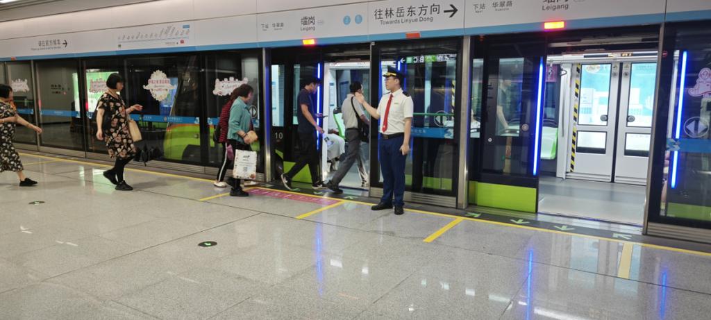 地铁中途为什么要全部人下车