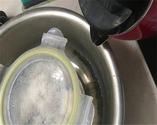 微波炉加热乐扣乐扣盖子吸住了