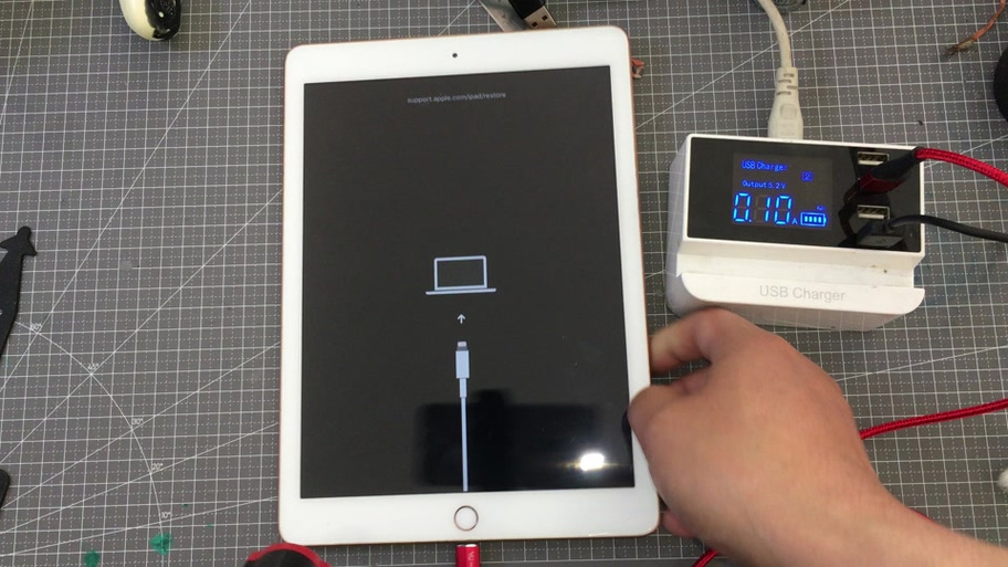 ipad充电闪白苹果是在充电吗