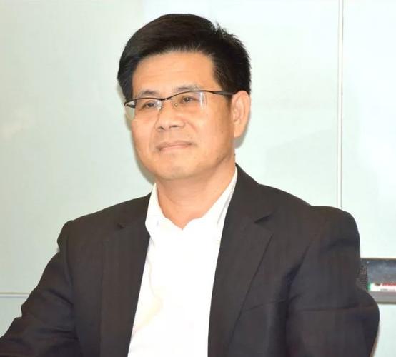 光辉岁月李飞龙