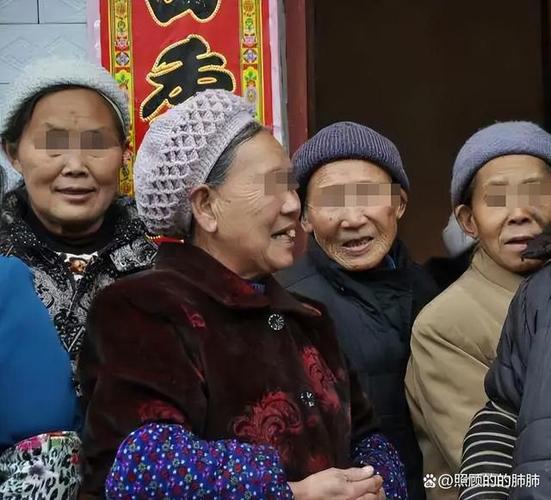 照顾老人8000起包吃住
