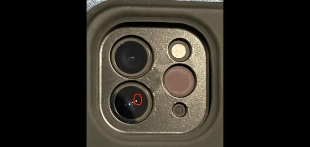 iPad进灰脏东西的清理方法
