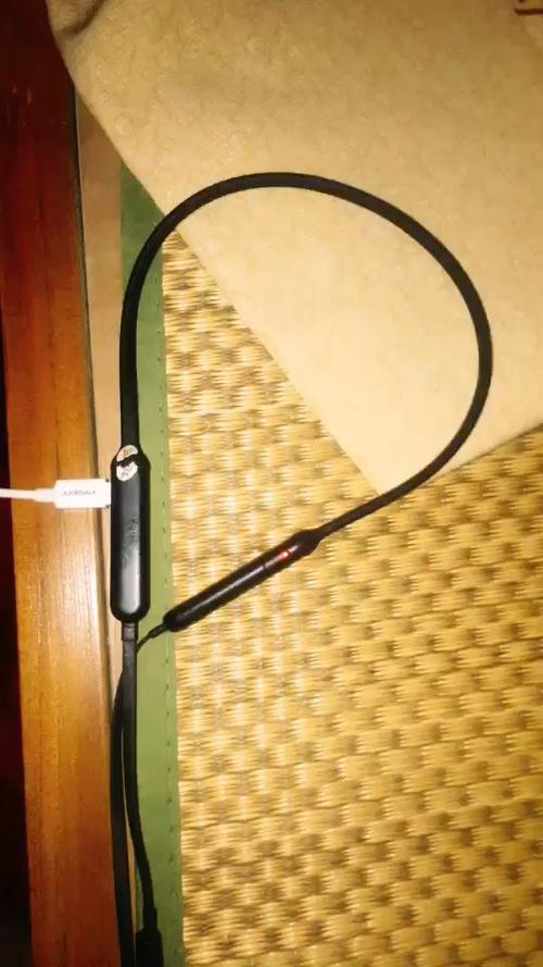 beats耳机闪红灯用不了