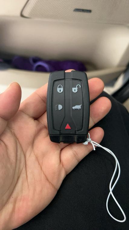 汽车遥控器可以开锁,不能锁车