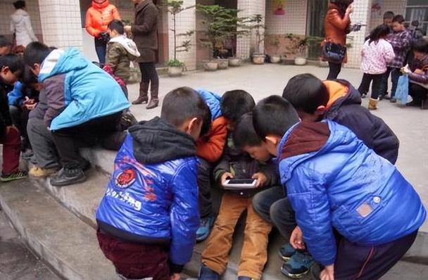 对于玩手机的看法