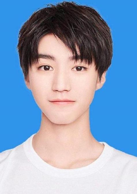 蓝底穿什么颜色的衣服缩略图