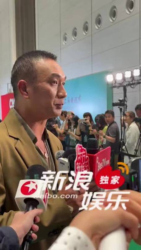 黄觉和肖战不好意思聊白玉兰