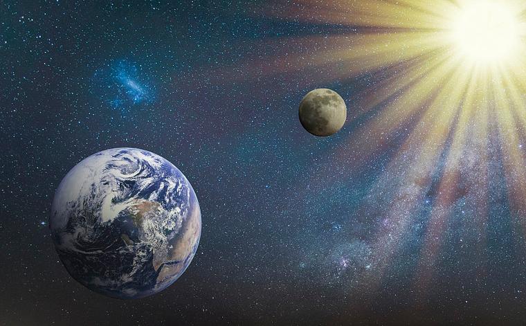 地球和月球挠太阳缩略图