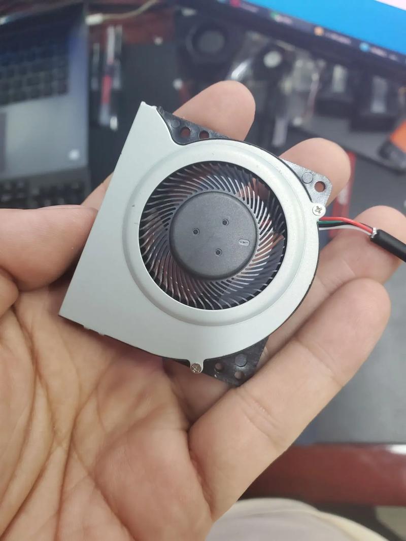 电脑怎么调散热风扇转速