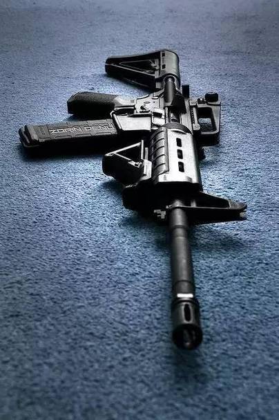 十大精美的枪械壁纸