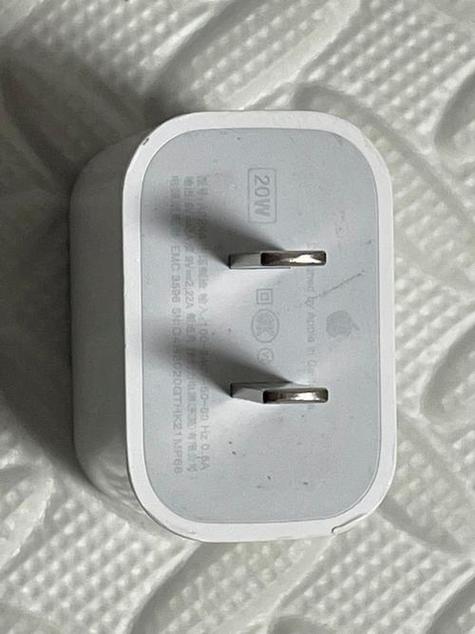 伟创力苹果20w充电器鉴别