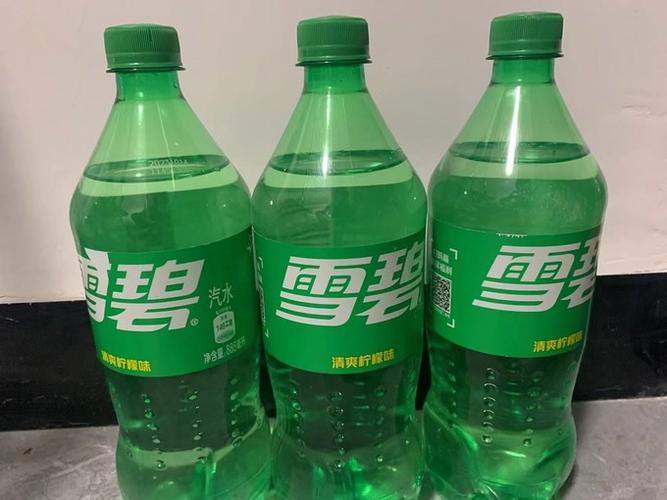 一瓶大瓶的雪碧有多少毫升