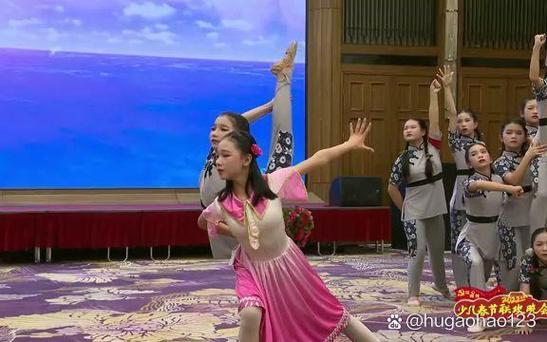 映山红舞蹈视频少儿群舞截图