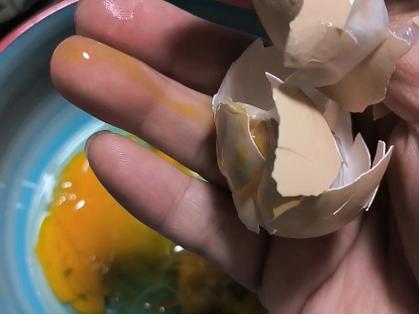 手机屏幕碎了可以用鸡蛋液修吗