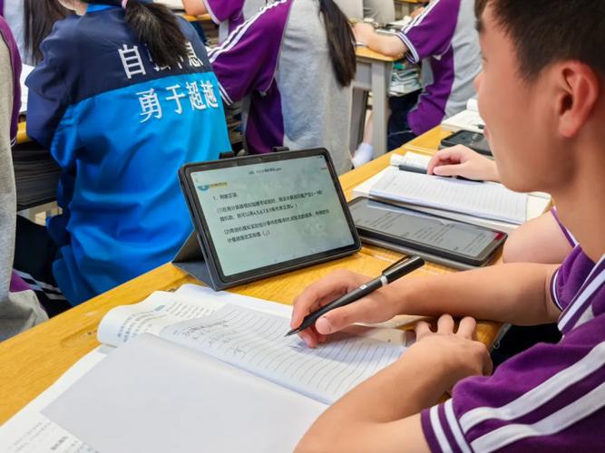 网易有道词典适合学生用吗