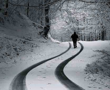 雪地人物图片唯美图片