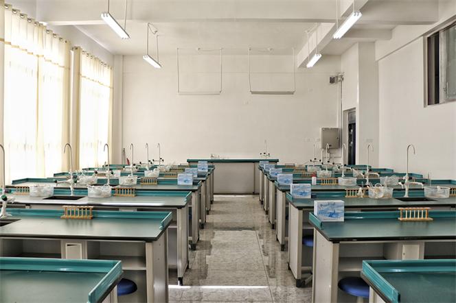 化学实验室模拟
