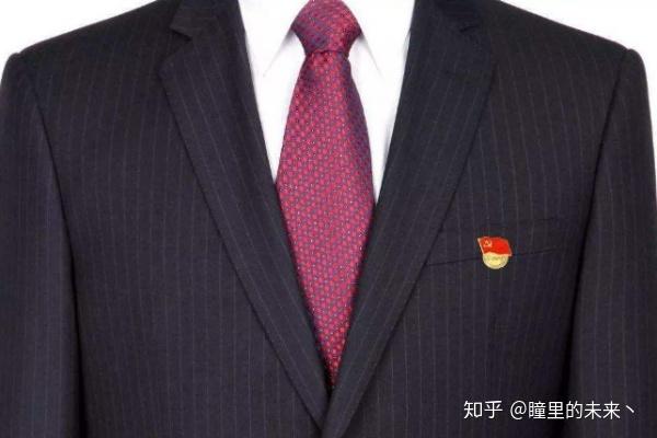 徽章一般带哪边缩略图