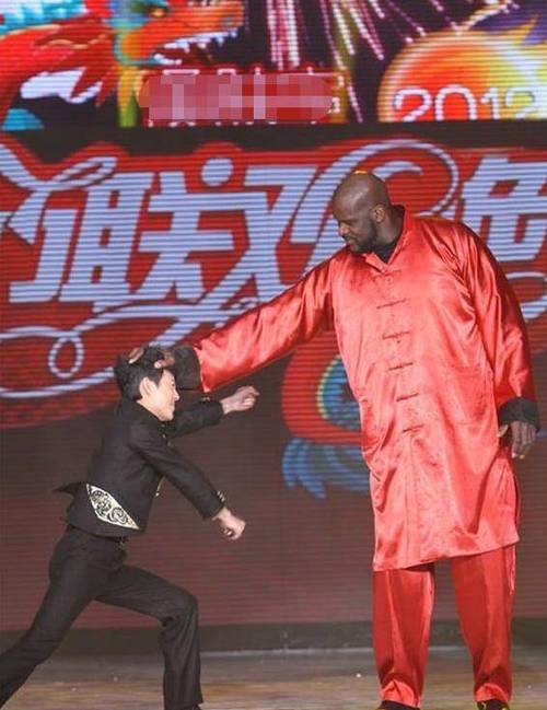 奥尼尔穿紧身裤